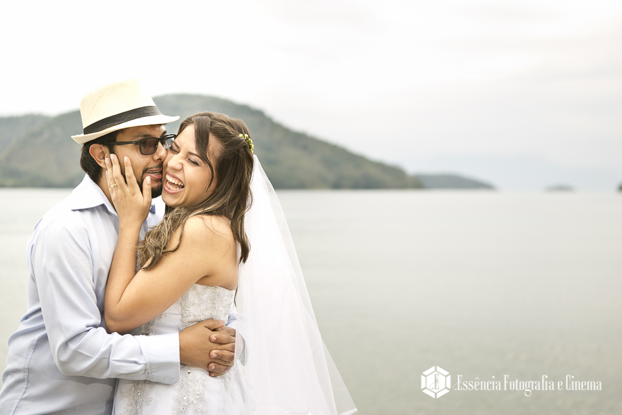 vestido-de-noiva-na-rua-em-Paraty