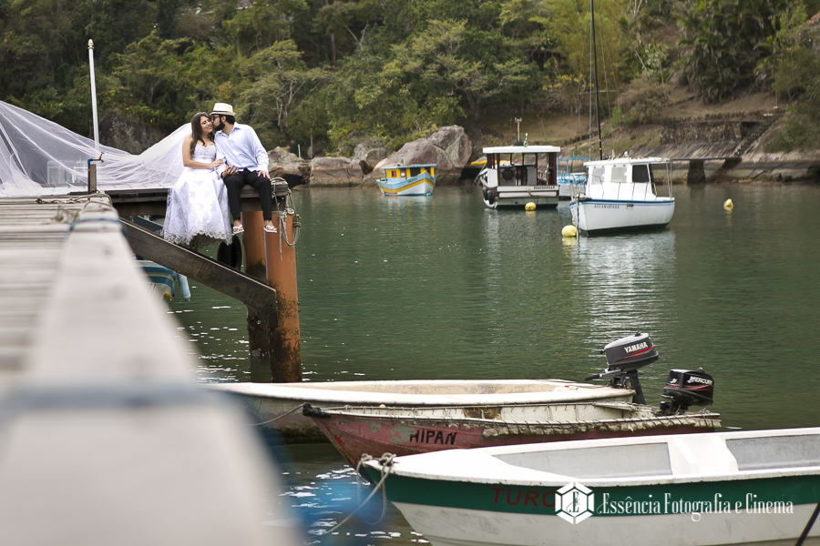 vestido-de-noiva-no-mar
