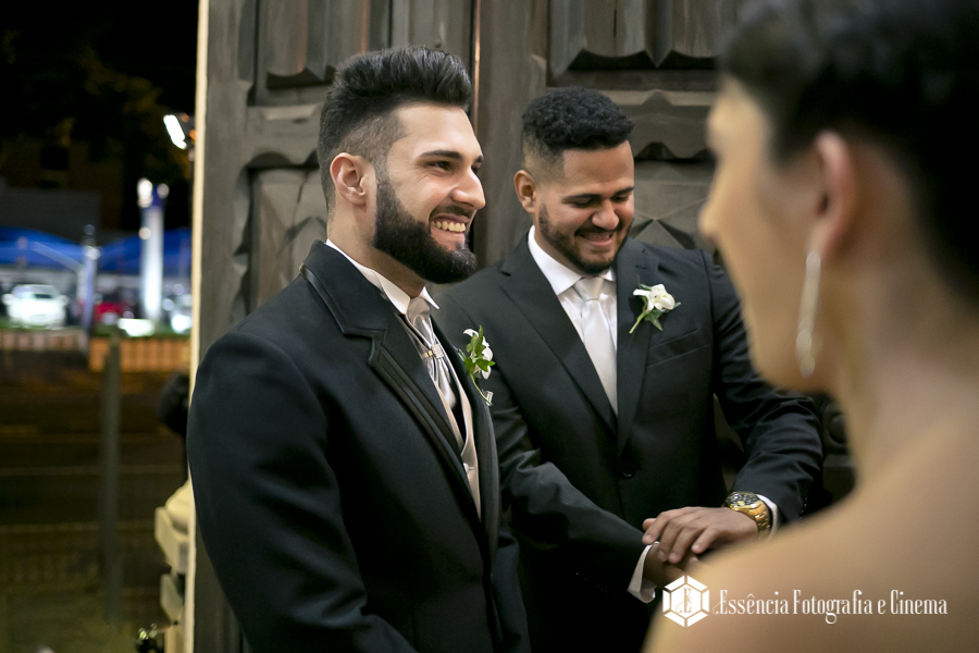 noivo-com-os-padrinhos-antes-de-casar