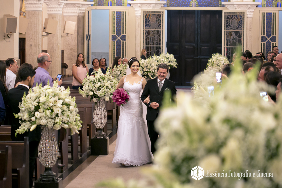 pai-se-emociona-no-casamento