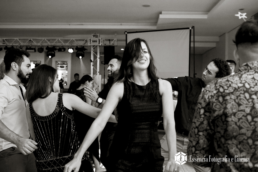 a-alegria-dos-convidados-em-casamento