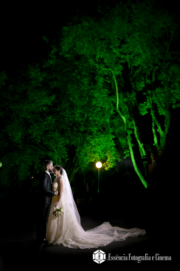 fotografia-de-casal-em-casamento