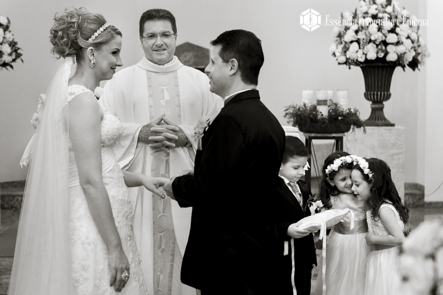 Ensaios-Femininos-Retratos-Arquitetura-Empresas-e-Produtos-Casamentos