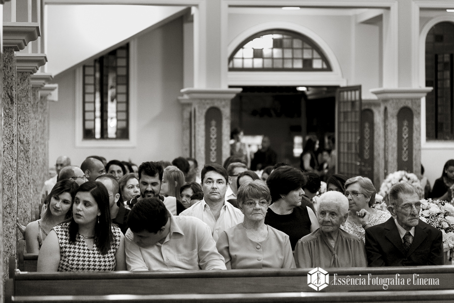 convidados-de-casamento-na-igreja