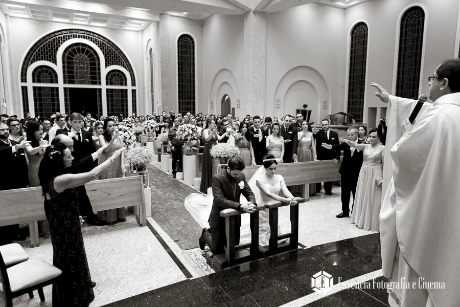 a-benção-dos-noivos-na-igreja