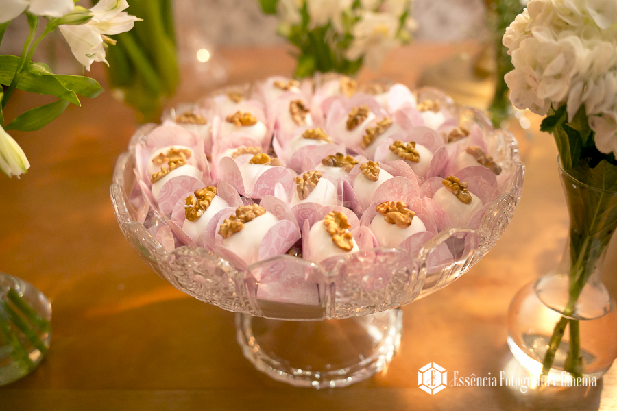 mesa-do-bolo-com-doces