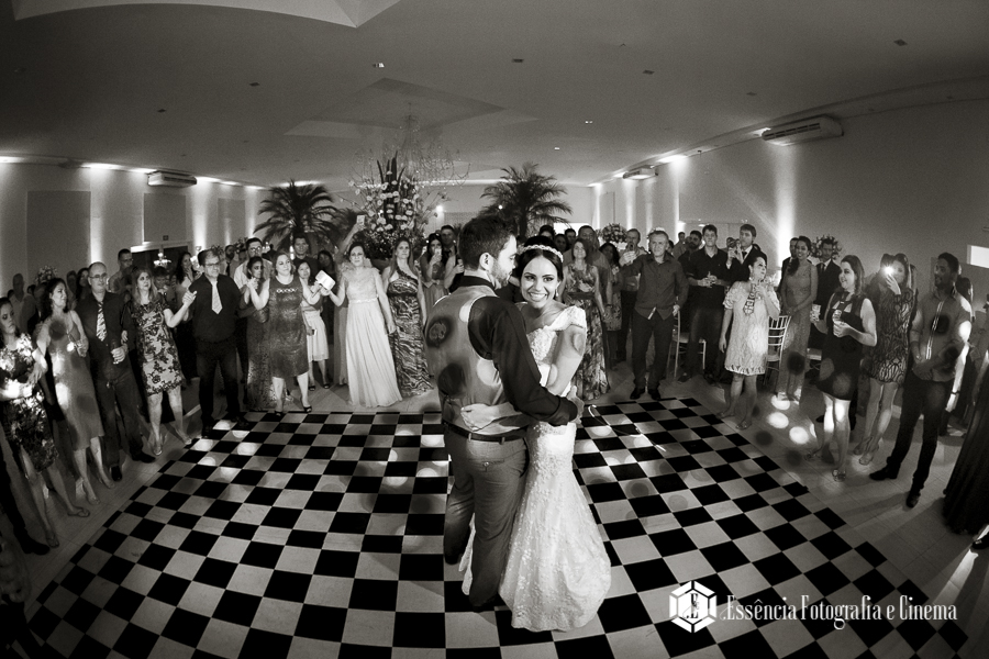 a-grande-dança-dos-noivos