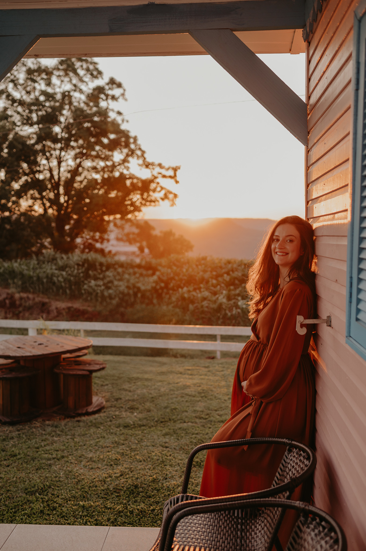 Ensaio-gestante-em-gramado