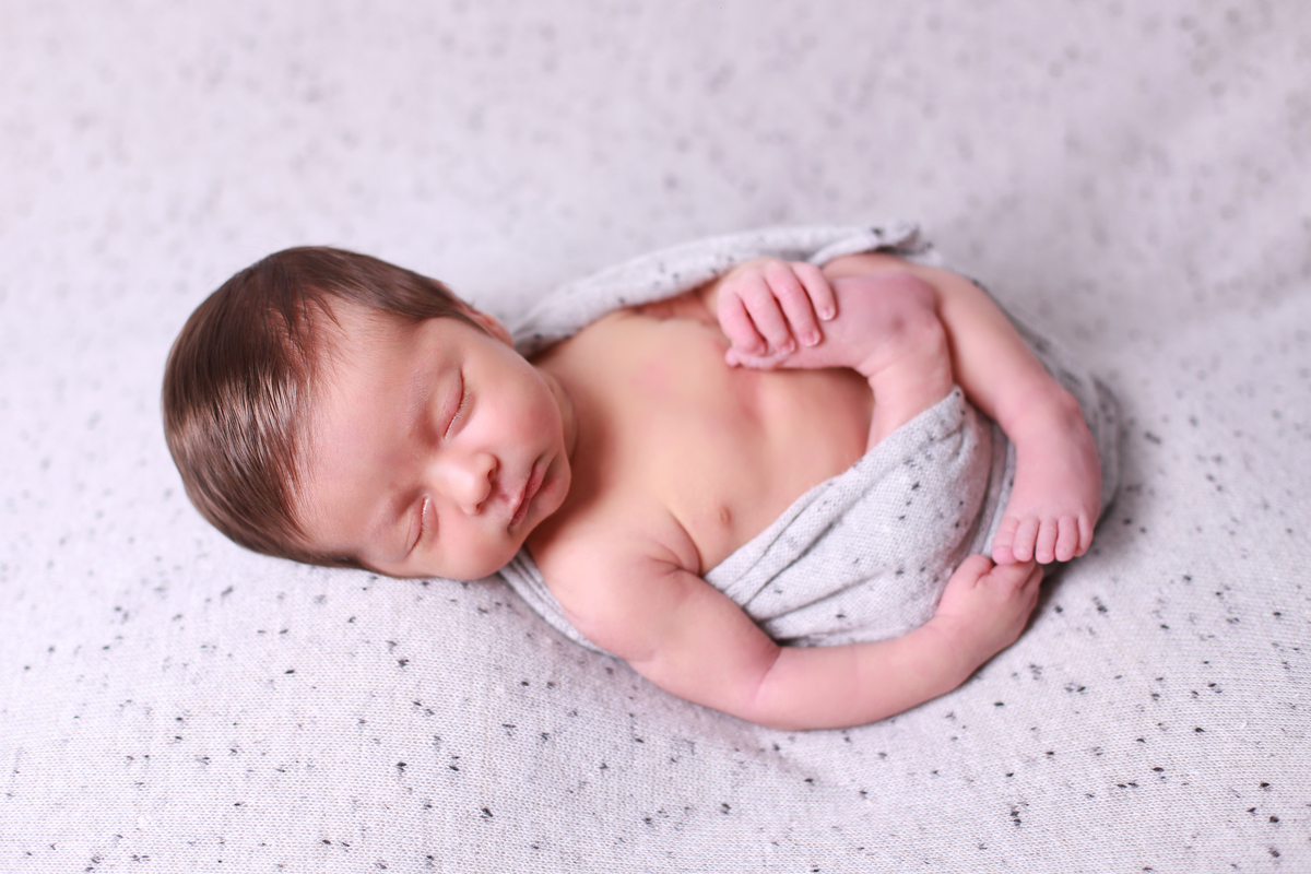 Foto de recém nascido, ensaio fotográfico realizado no estúdio.
