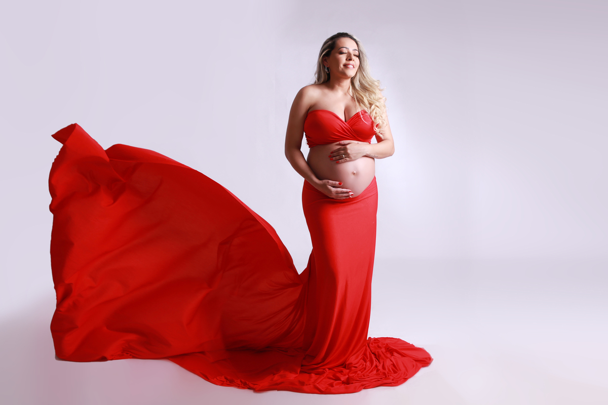 gestante de vermelho