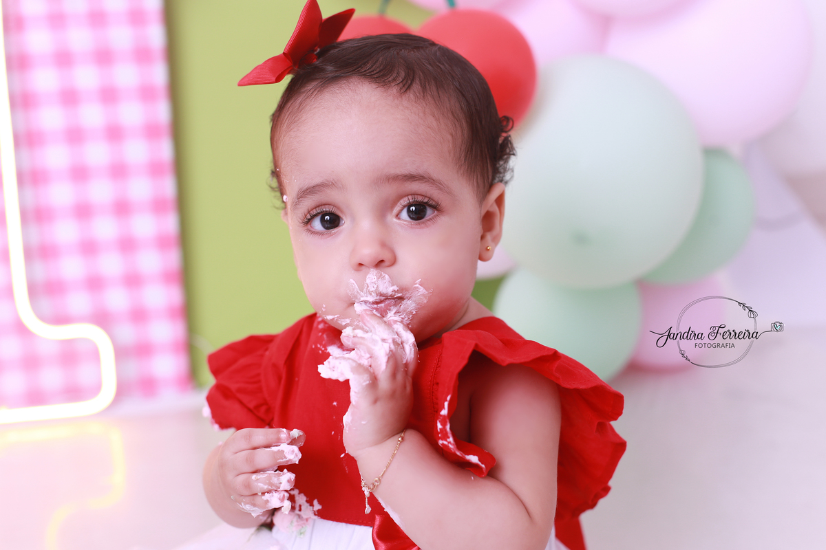 Smash The Cake tema cereja.