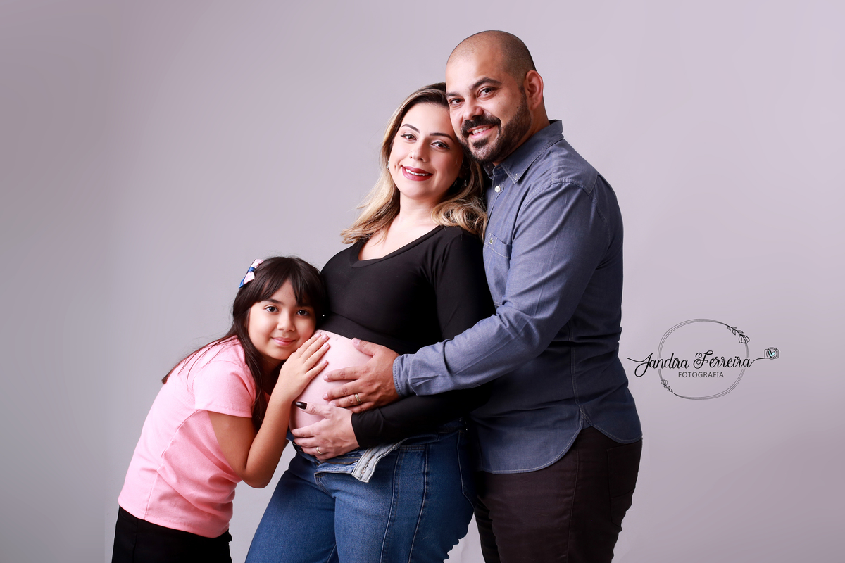 Ensaio de gestante com a família.