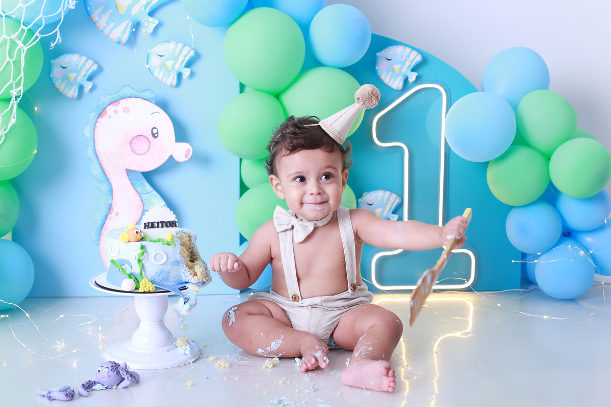 smash the cake com bolo