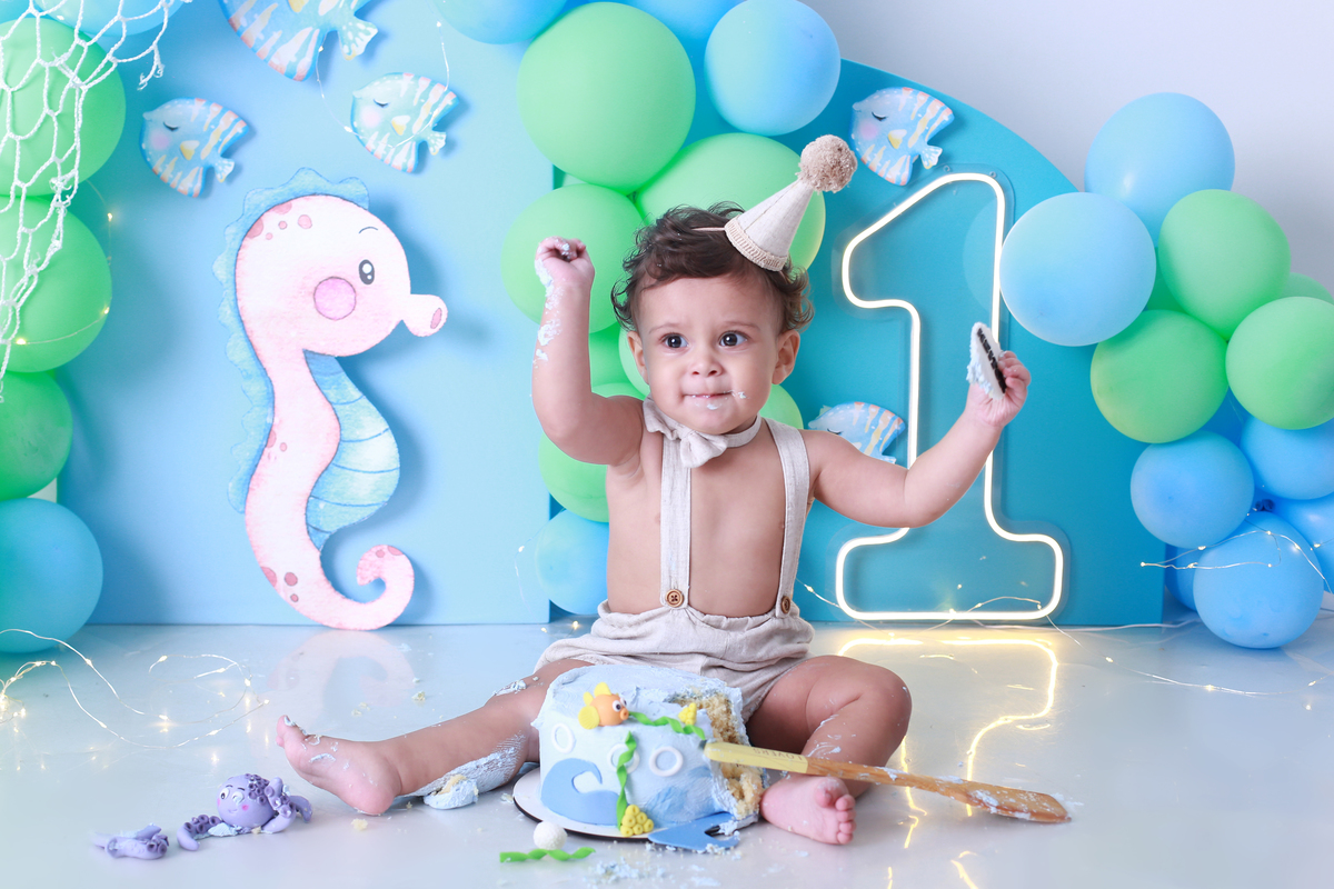 Ensaio com bolo de menino