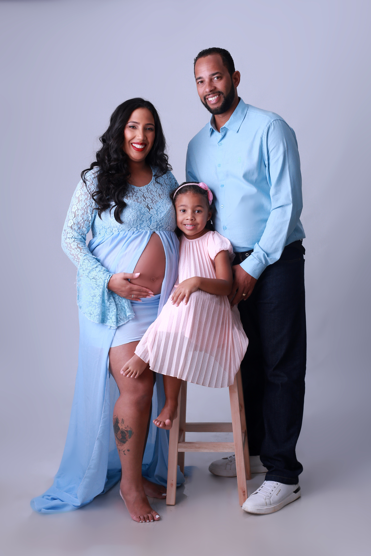 fotografia-de-gestante-com-conexao-e-amor-usando-asas-jaragua-sp