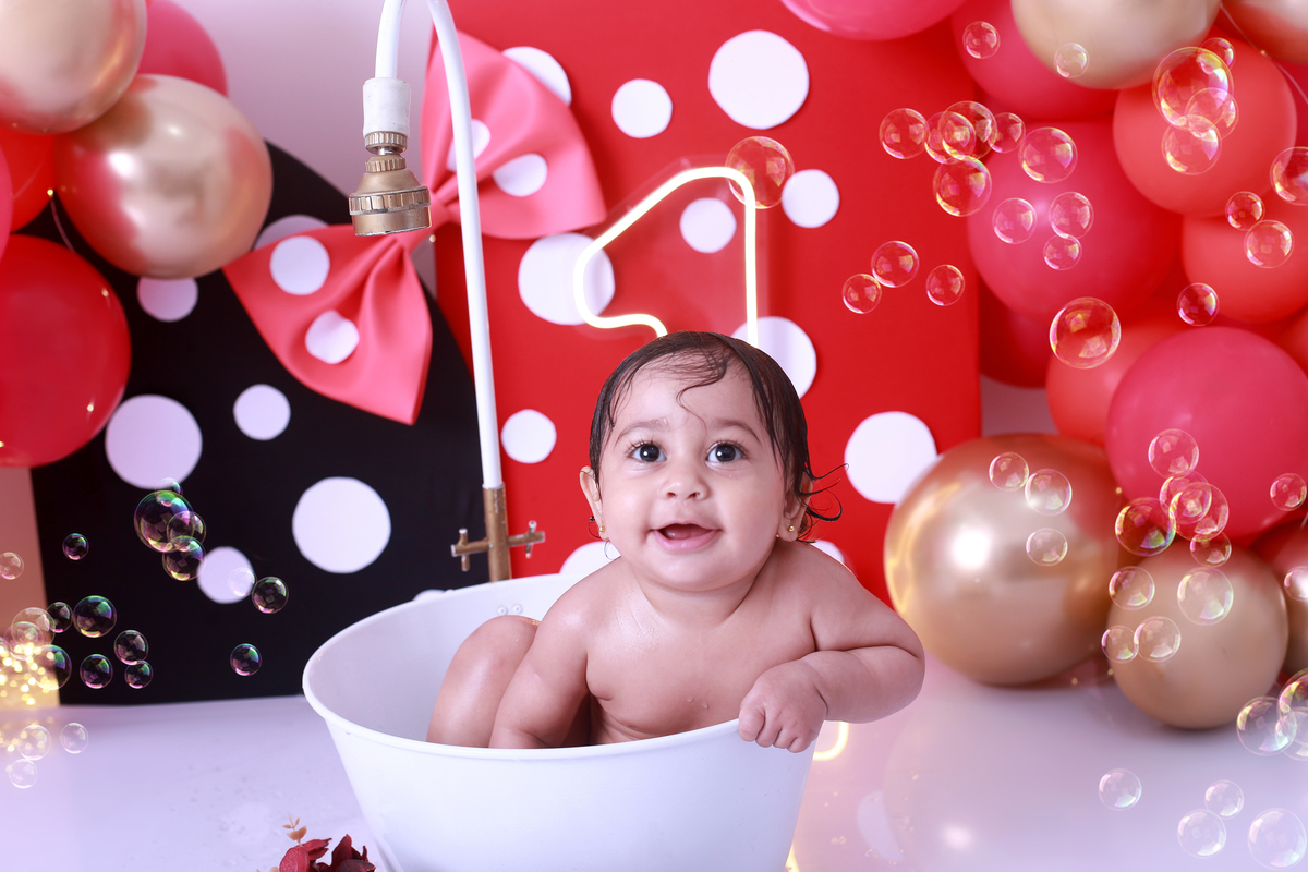 Amor em família no ensaio de 1 ano em estúdio SP.