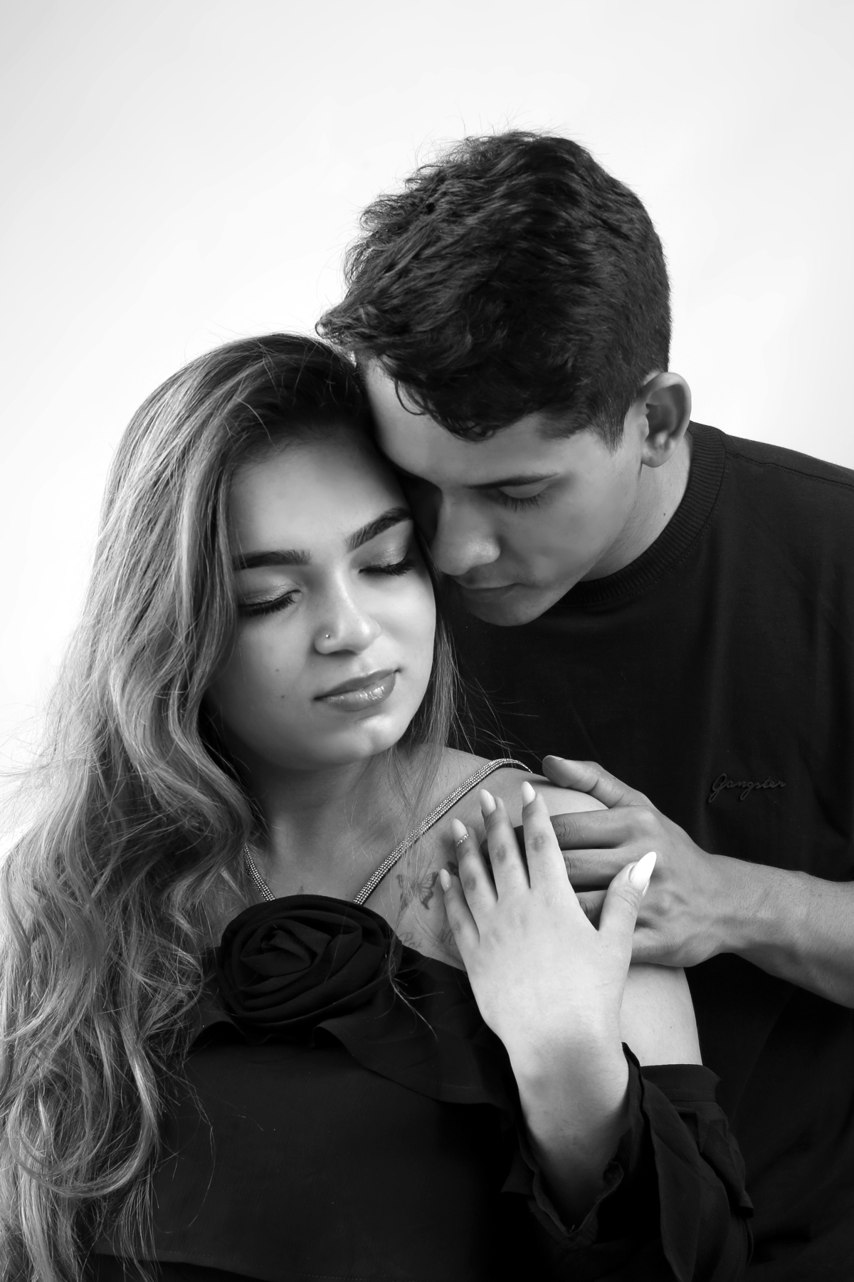 ensaio preto e branco de casal