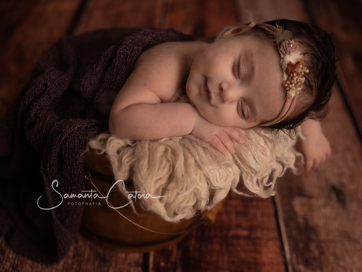Ensaio bebê Maria Antônia com quase dois mese de vida, na cidade de Florianópolis - SC pela fotógrafa Samanta Catoia
