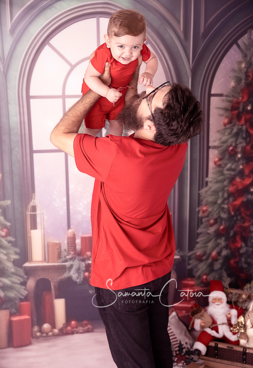 Que imagem linda, pai e filho e Natal, uma combinação perfeita, sessão realizada pela fotógrafa Samanta Catoia em Florianópolis-SC.