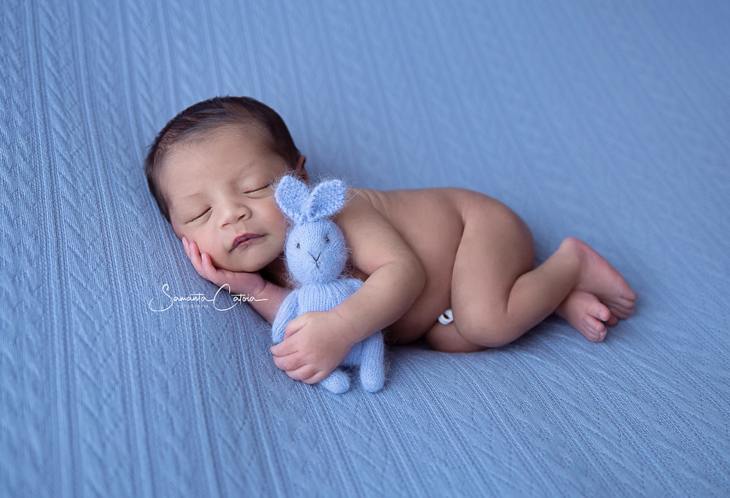 Newborn Heitor com 9 dias na sessao newborn com a fotografa Samanta Catoia em seu estrudio em Florianopolis
