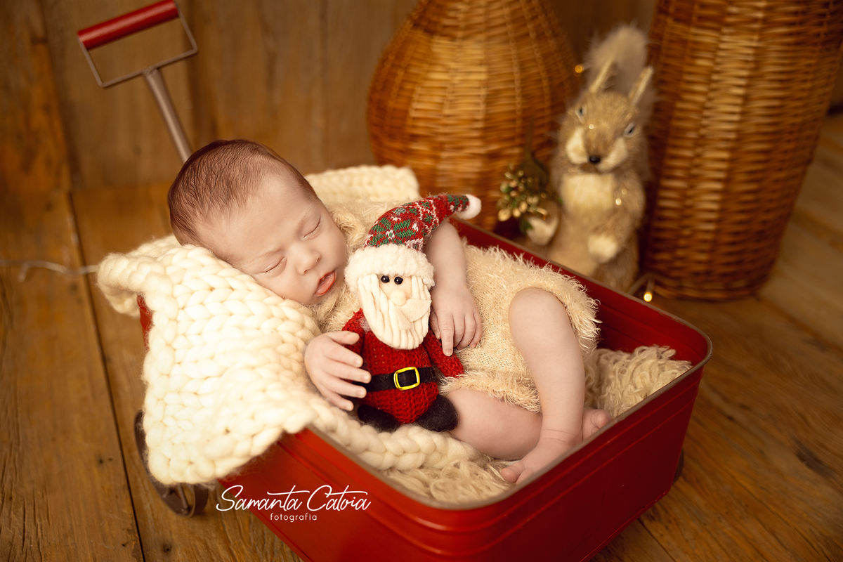 Miguel em cenário Natalino registrado pela fotógrafa Samanta CAtoia em Florianópolis