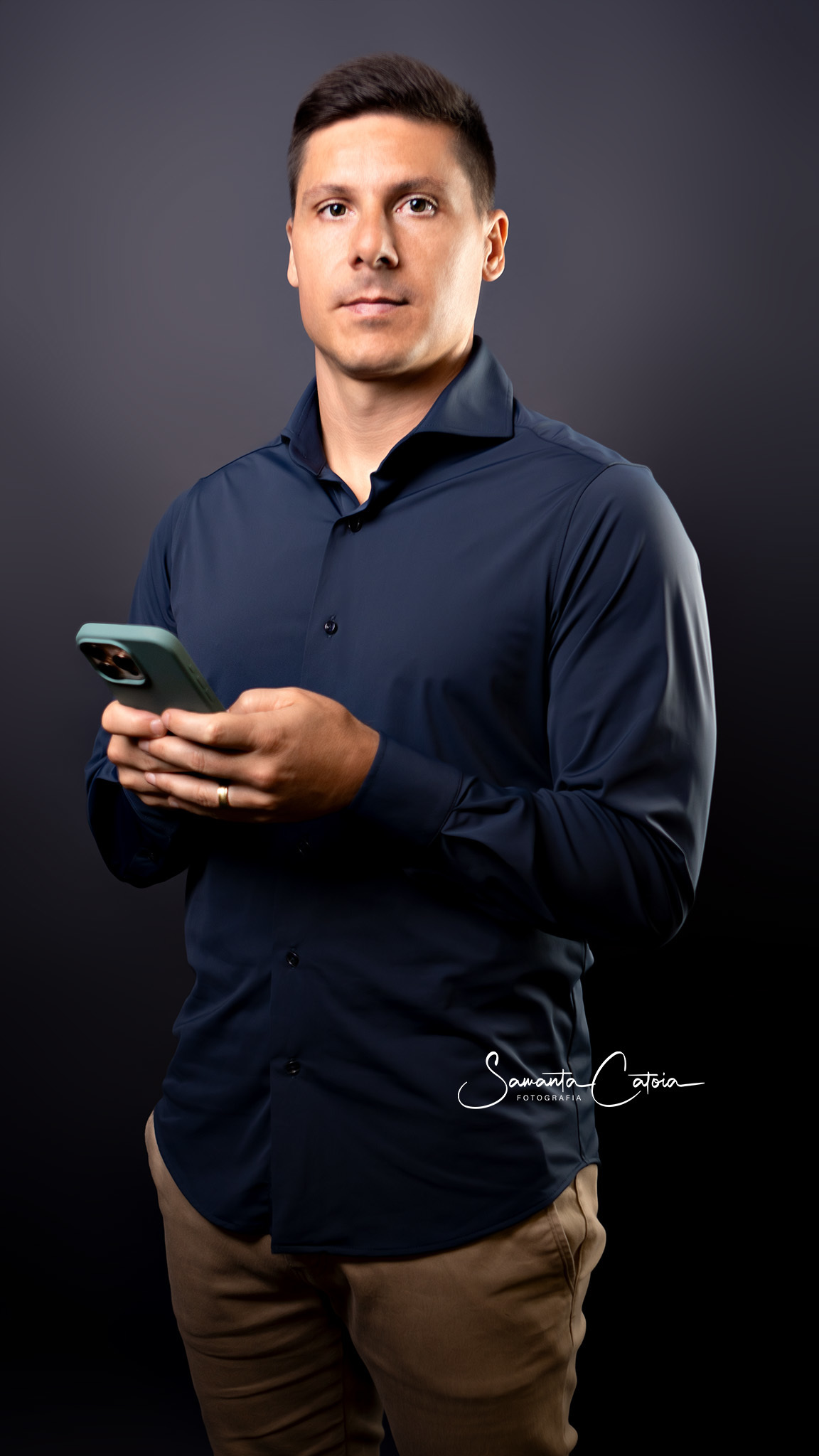 Ensaio Corporativo realizado pela fotógrafa Samanta Catoia, do empresário Deivid em seu estúdio em Florianópolis