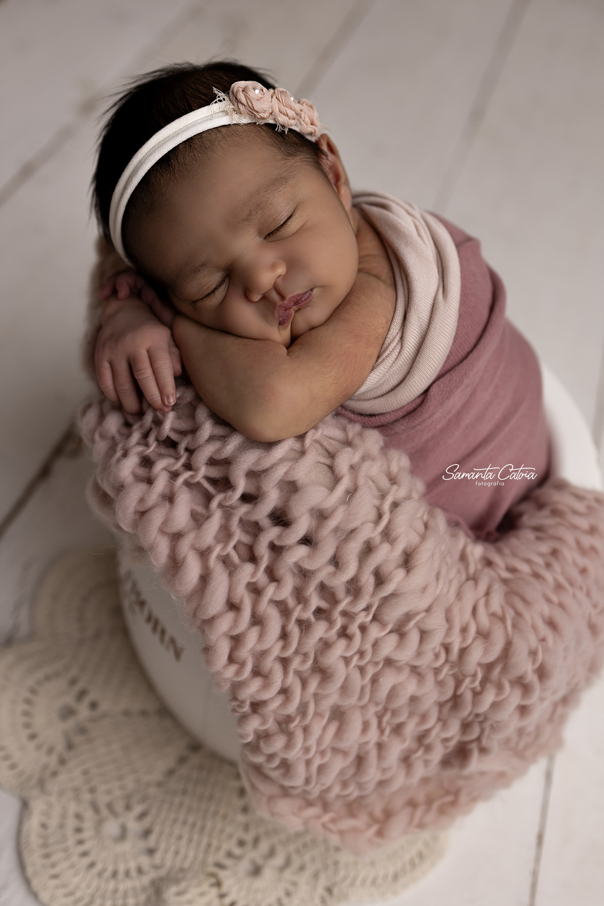 Newborn Aurora pelas lentes da fotógrafa especialista Samanta Catoia