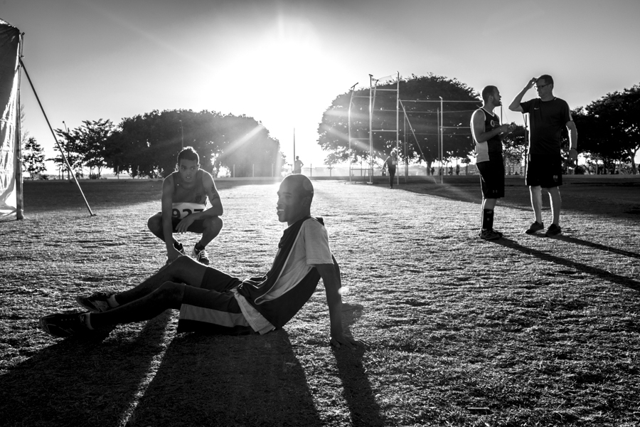 Homem competindo em prova olímpica