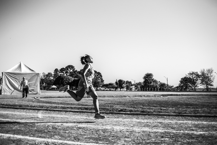 Mulher durante corrida na cidade de Franca