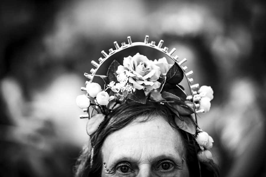 Idosa fantasiada para o carnaval da cidade de Franca