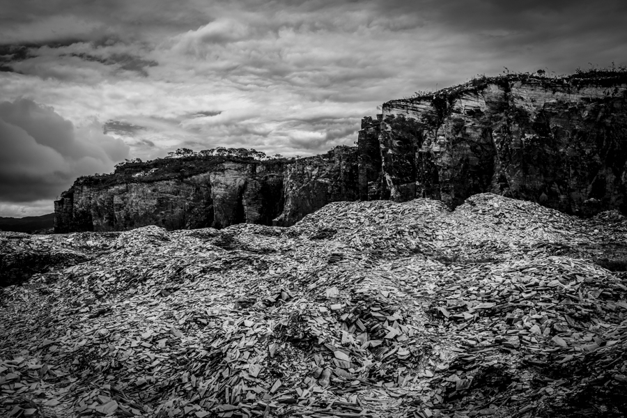Pedras soltas na pedreira de Capitólio, no estado de Minas Gerais
