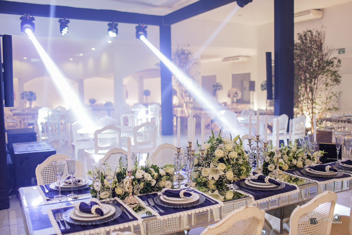 Decoração assinada por Celebra Festas e Flores -  fotografia de casamento goiania
