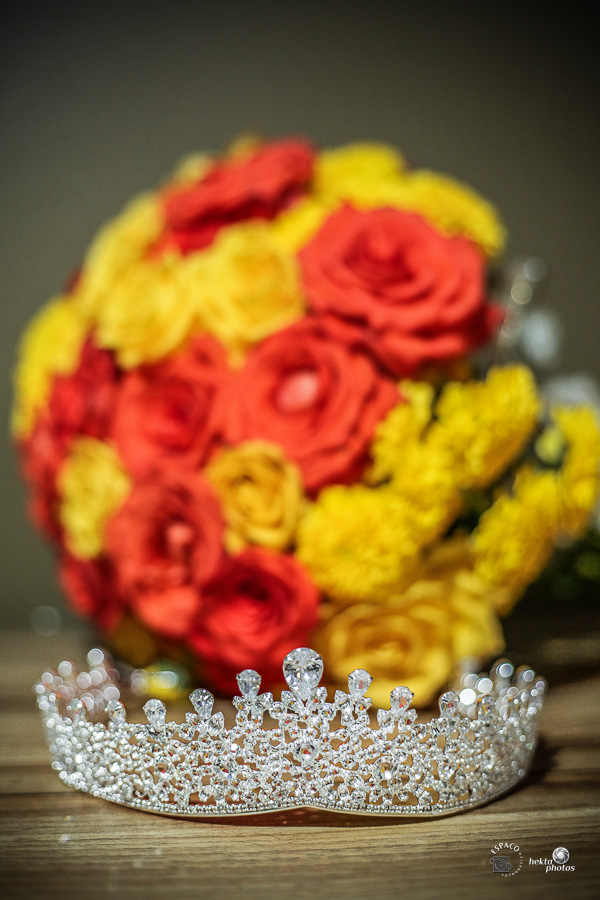 Making of noiva - Fotografia de casamento Goiânia - buque e coroa - Cida Flores
