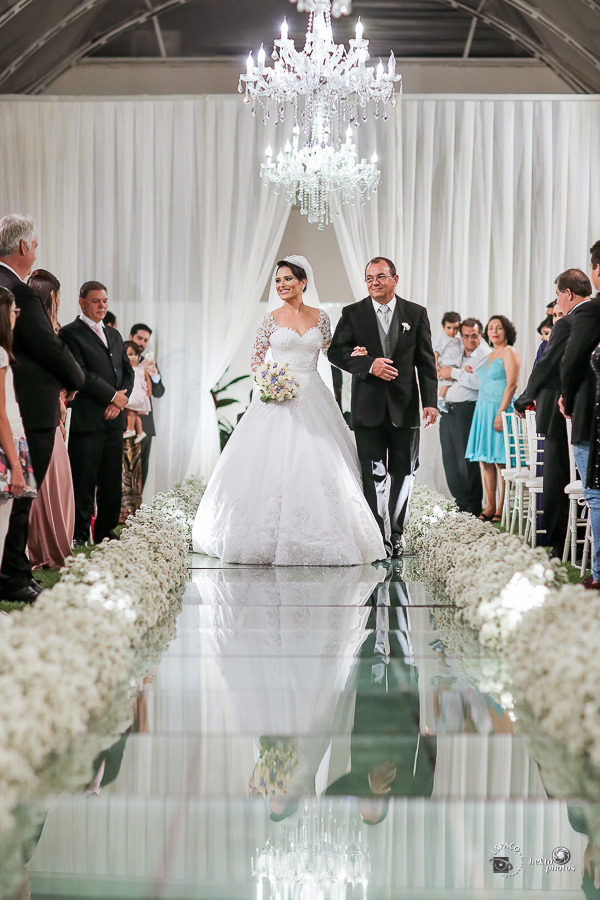 Entrada da noiva - fotografia de casamento Goiania