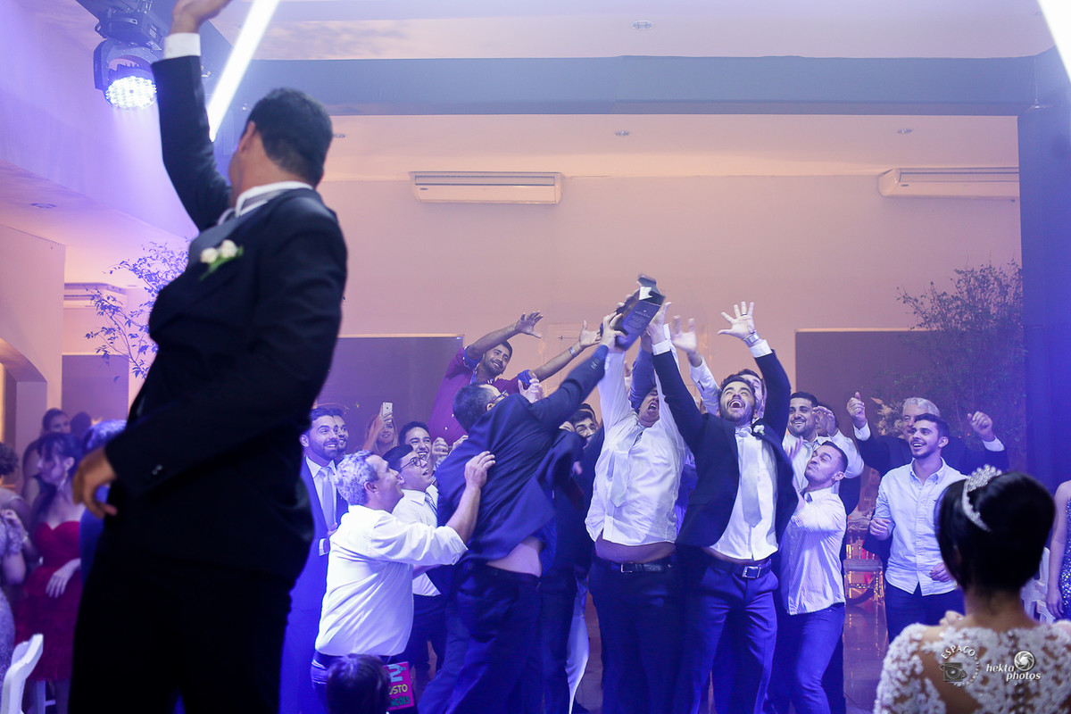 Noivo jogando o wisque