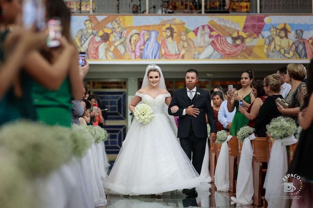 Entrada noiva Paróquia Santo Expedito