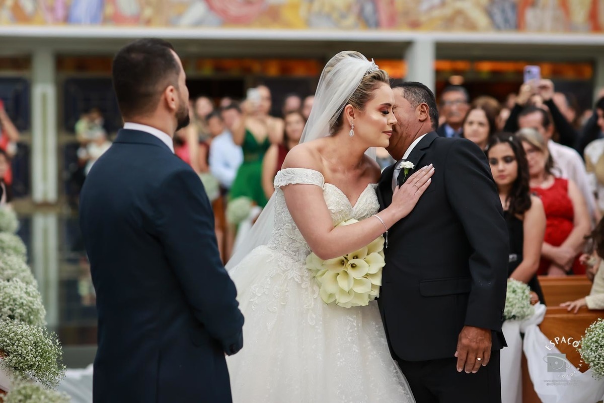 Entrada noiva Paróquia Santo Expedito