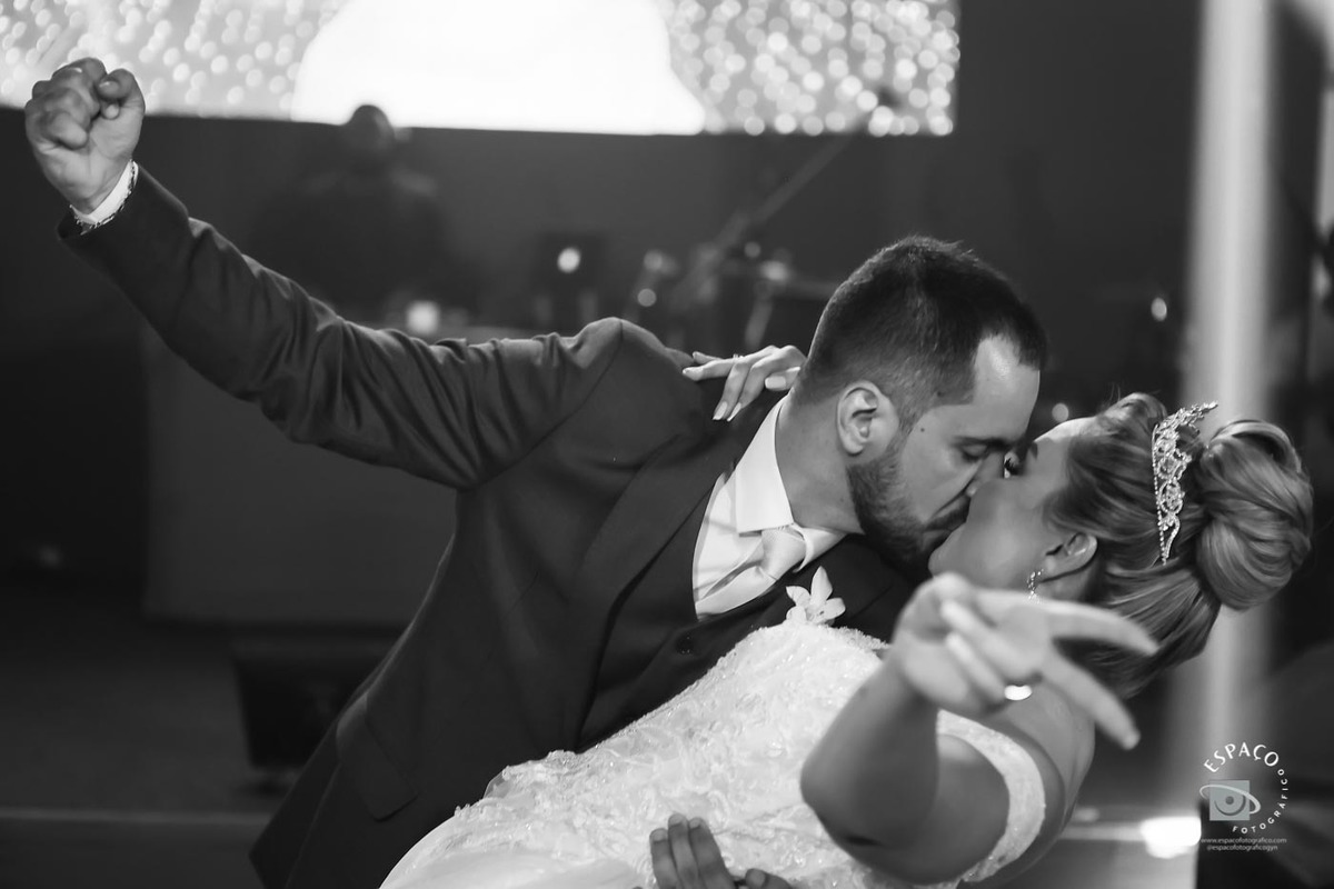 Dança do casal no JL Eventos