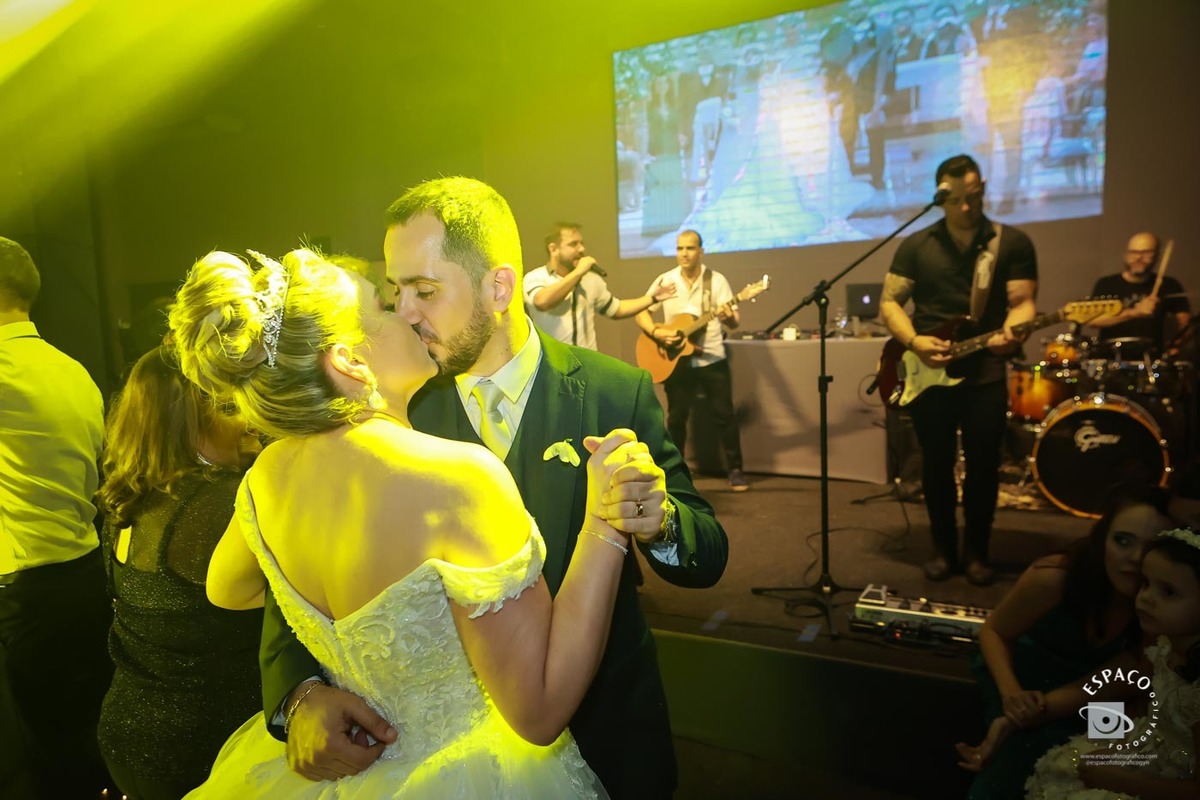 Dança do casal no JL Eventos