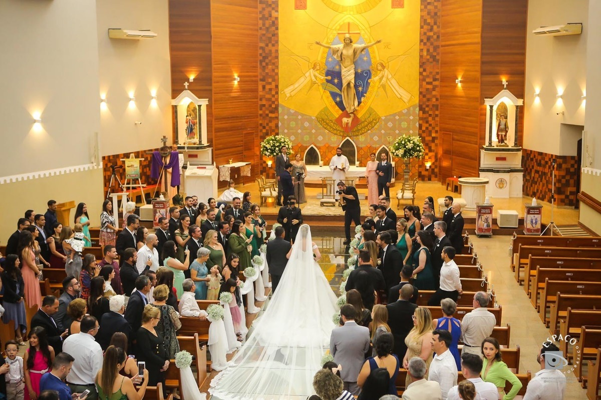 Entrada noiva Paróquia Santo Expedito