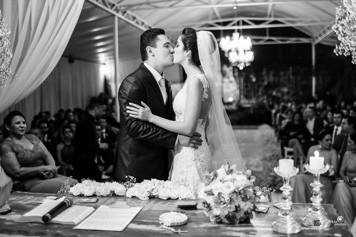 Fotógrafo de casamento deve sempre ficar atendo ao primeiro beijo