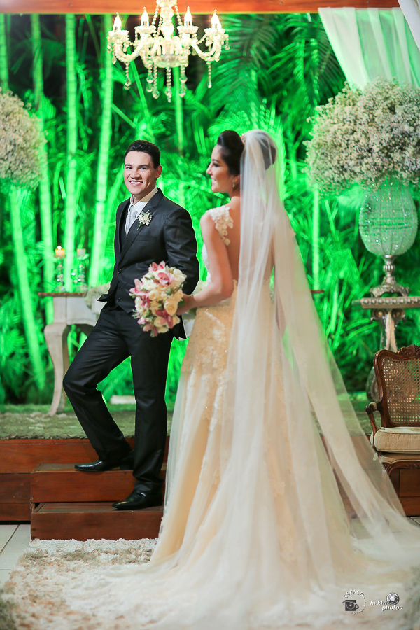 Produção dos noivos : Decoração: Vivaz - Vestido da noiva: Fernando Peixoto - Buque: Julierme Siqueira -