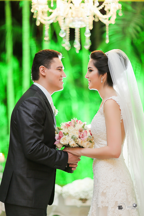 Produção dos noivos : Decoração: Vivaz - Vestido da noiva: Fernando Peixoto - Buque: Julierme Siqueira - Fotografia de casamento