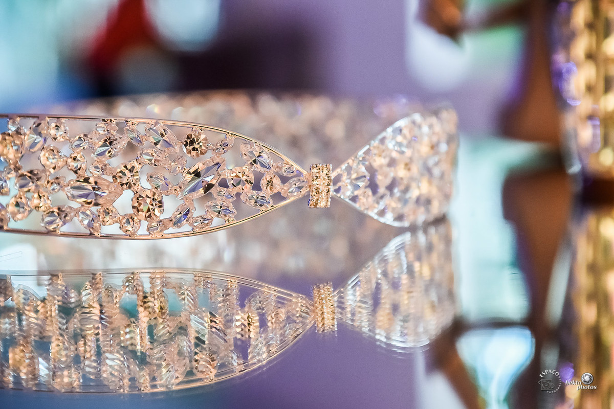 Arranjo de cabeça da noiva assinado por Julierme Siqueira