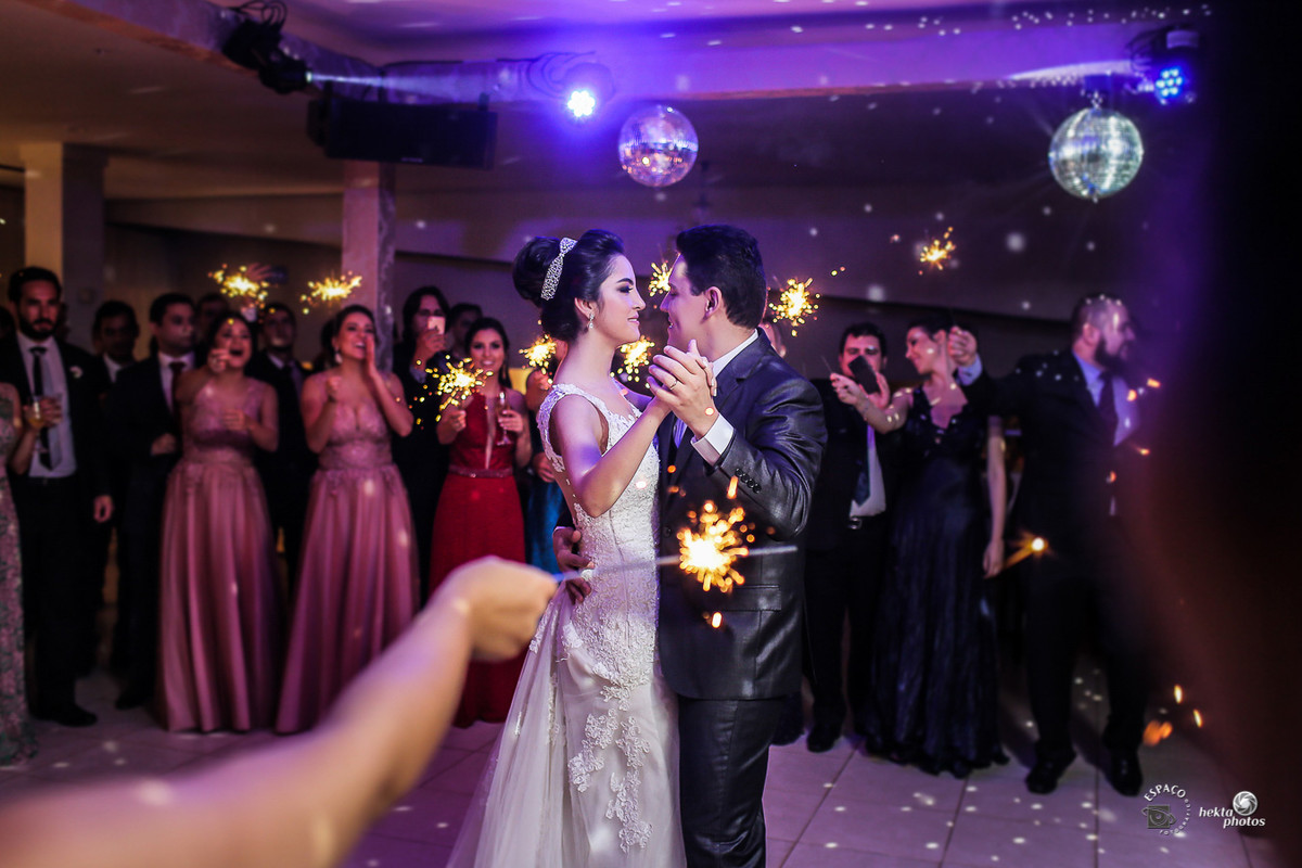 Valsa dos noivos - fotografia de casamento Espaço Fotogáfico - sparkles