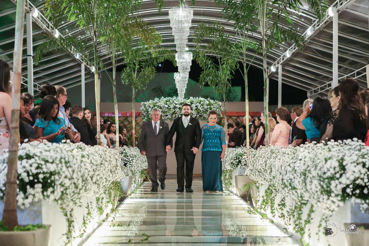 Entrada do noivo - emoção - mansao cristal - fotografia espaço fotográfico goiania setor nova suiça - fotografo de casamento - fotojornalismo