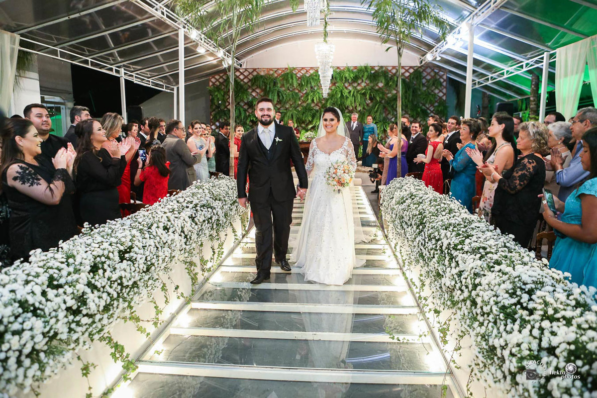 emoção - mansao cristal - fotografia espaço fotográfico goiania setor nova suiça - fotografo de casamento - fotojornalismo - saida triunfal dos noivos