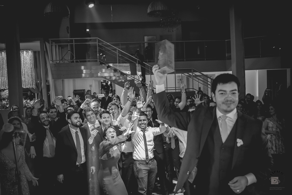 Noivo jogando o Uísque - Memoratto - Goiânia