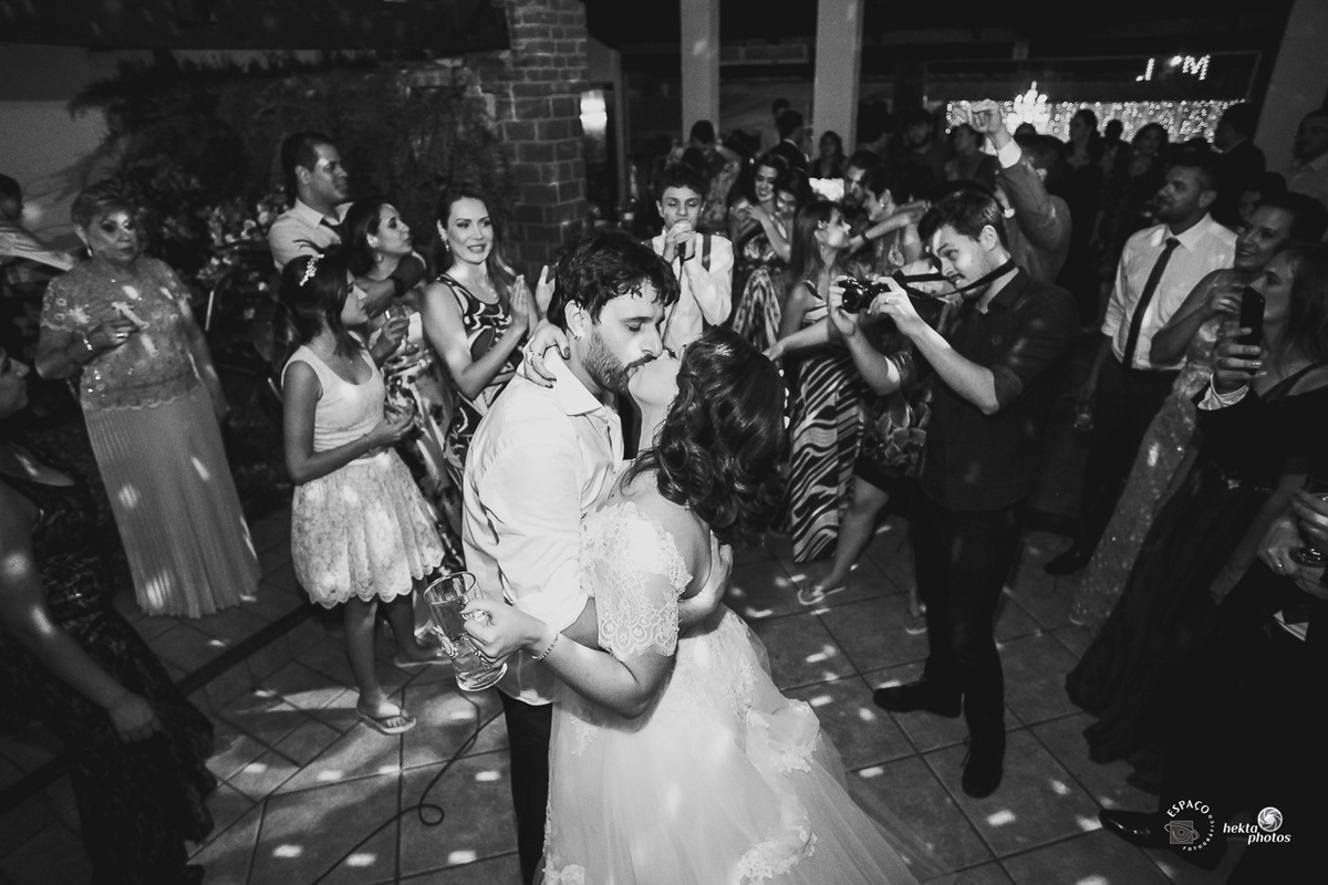 Pista de dança animadíssima no Espaço Sofisticato - Fotojornalismo foto expontanea de casamento goiania 
