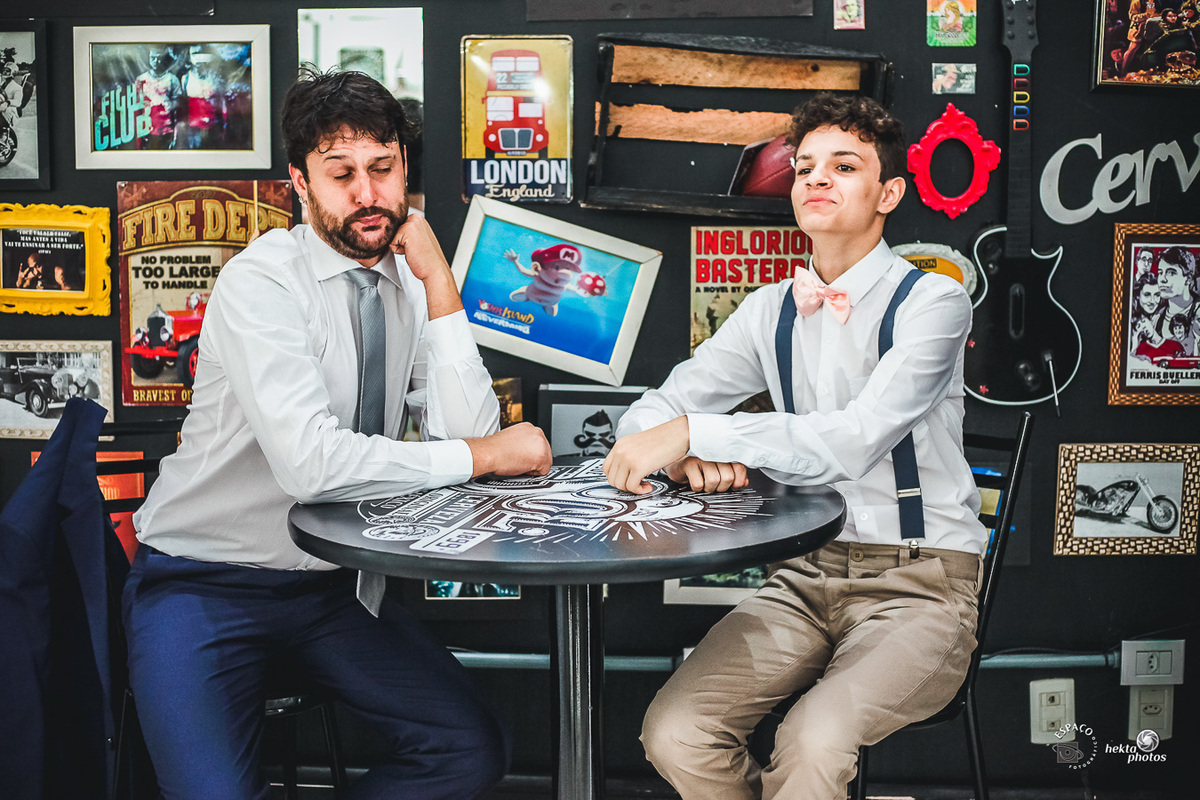 Noivo no coronel mustache